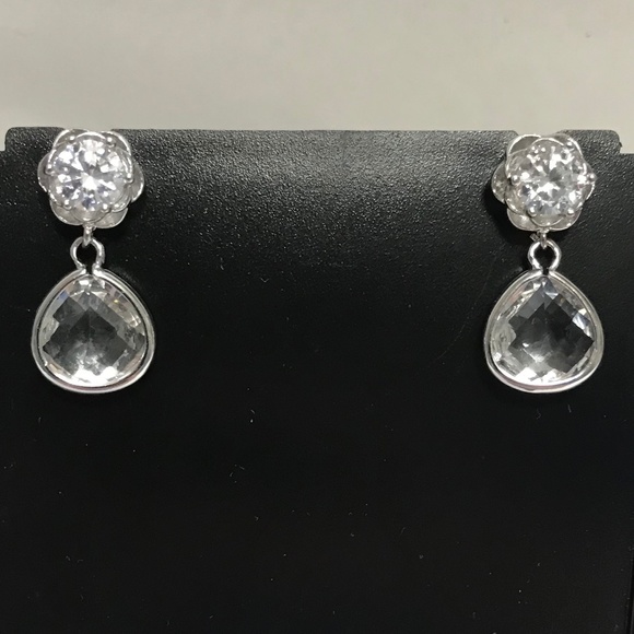 Daphne Bridgerton Cubic Zirconia Flower Stud Teardrop Handmade Replica Earrings - Picture 8 of 14